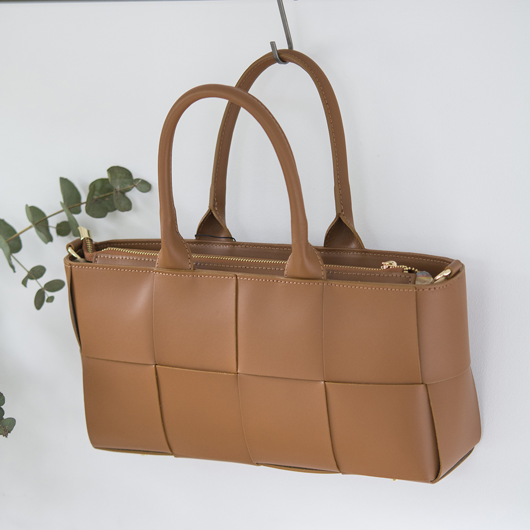 ΤΣΑΝΤΑ ΑΠΟ ΔΕΡΜΑ CUBE