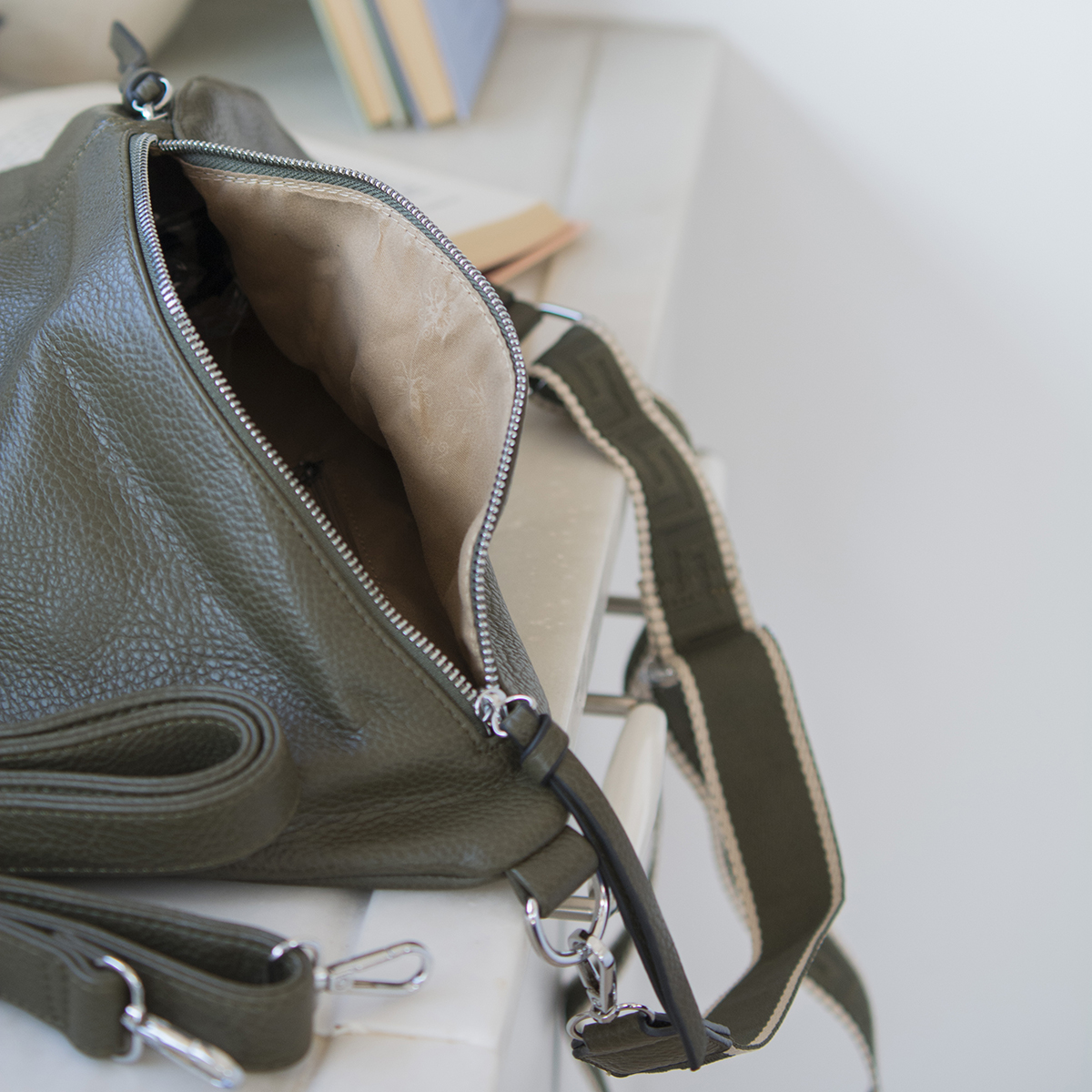 ΤΣΑΝΤΑ ΜΠΑΝΑΝΑ LARGE