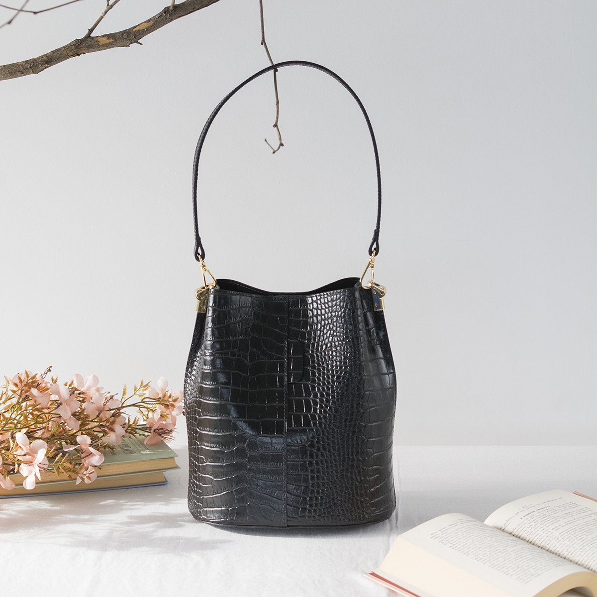 ΤΣΑΝΤΑ ΑΠΟ ΔΕΡΜΑ BUCKET