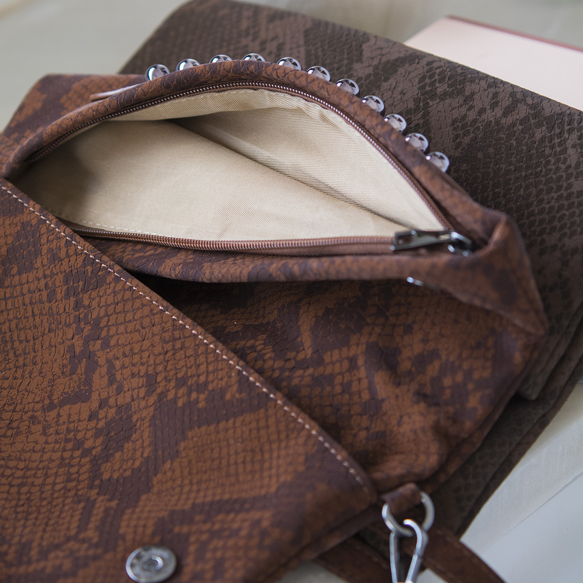 ΤΣΑΝΤΑ ΦΑΚΕΛΟΣ SNAKE