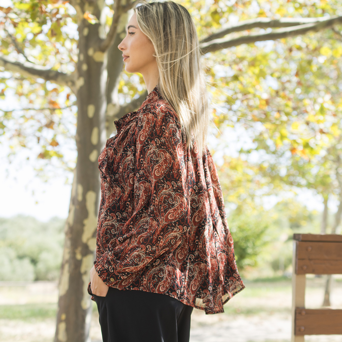 ΠΟΥΚΑΜΙΣΟ ΜΕ ΛΑΧΟΥΡΙΑ