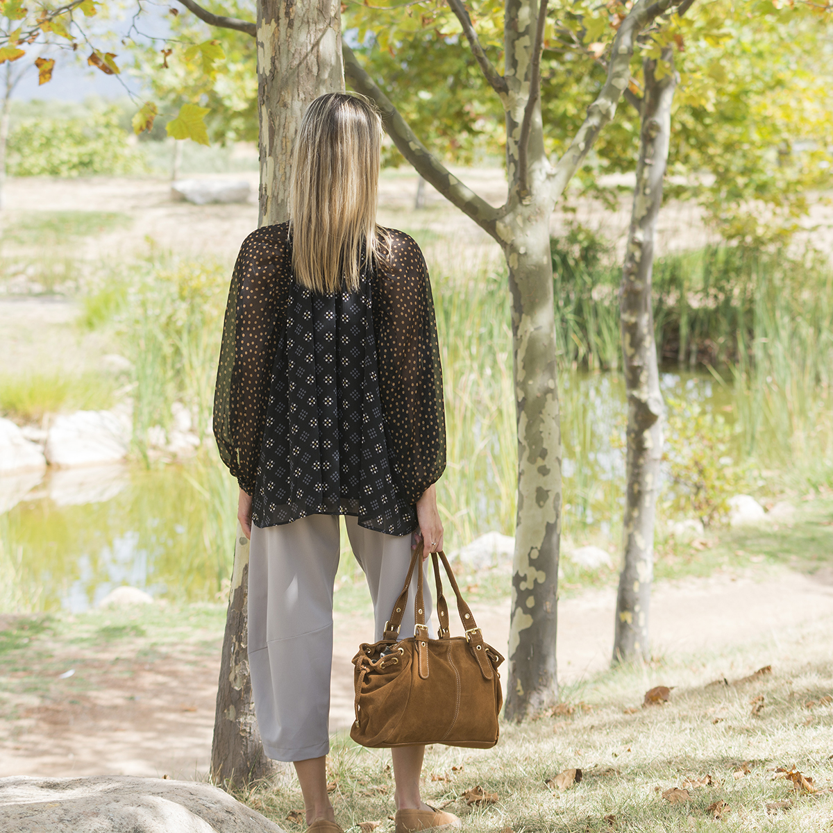 ΠΟΥΚΑΜΙΣΟ ΠΟΥΑ