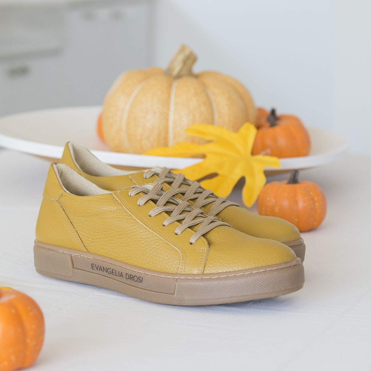 SNEAKERS ΜΟΥΣΤΑΡΔΙ