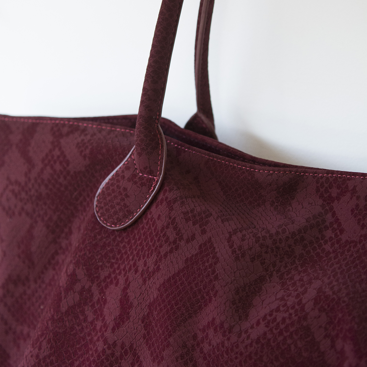 ΤΣΑΝΤΑ ΩΜΟΥ SNAKE