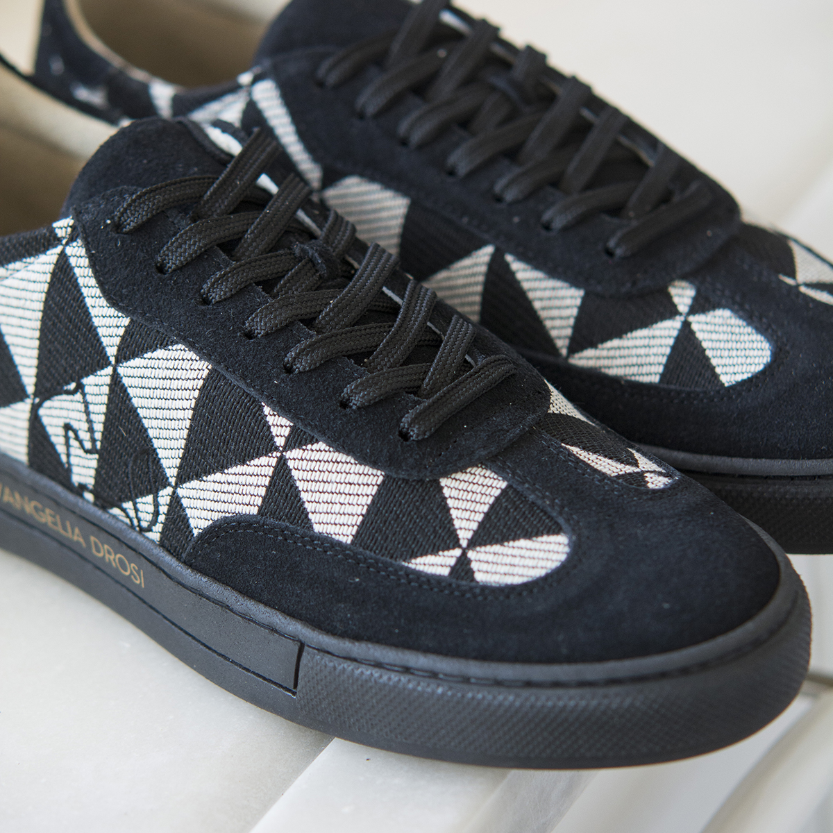 SNEAKERS ΜΑΥΡΑ TRIANGLE