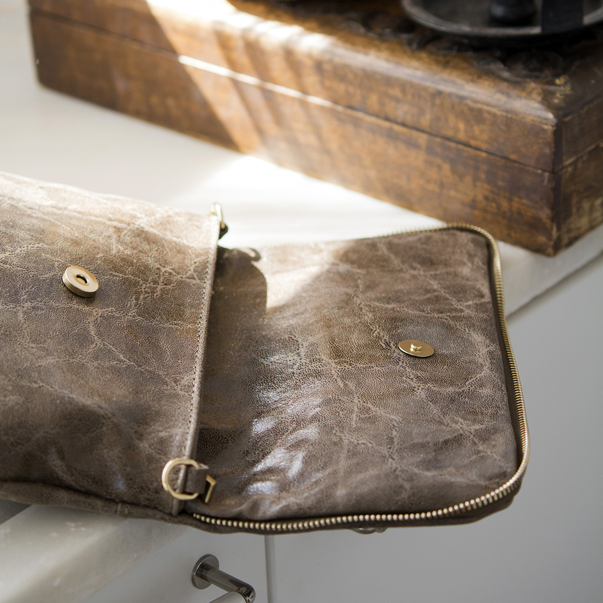 ΤΣΑΝΤΑ ΑΠΟ ΔΕΡΜΑ ZIPPER