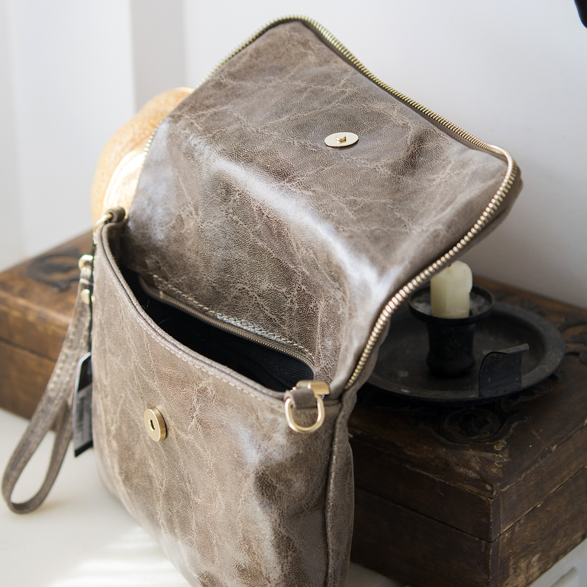 ΤΣΑΝΤΑ ΑΠΟ ΔΕΡΜΑ ZIPPER