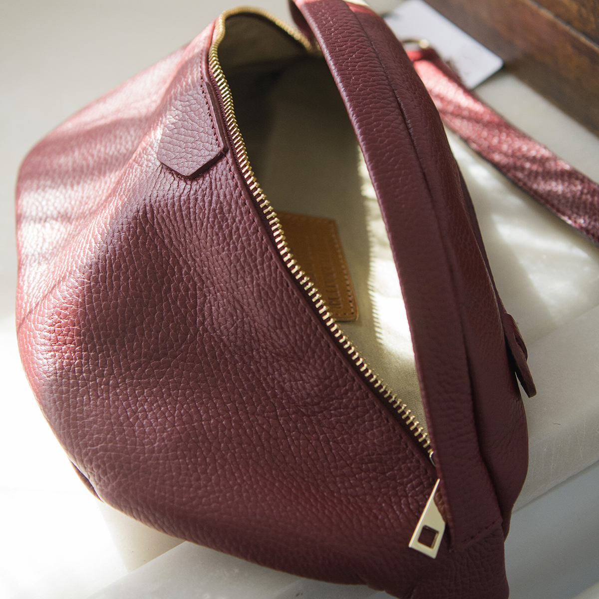 ΤΣΑΝΤΑ ΜΠΑΝΑΝΑ ΑΠΟ ΔΕΡΜΑ