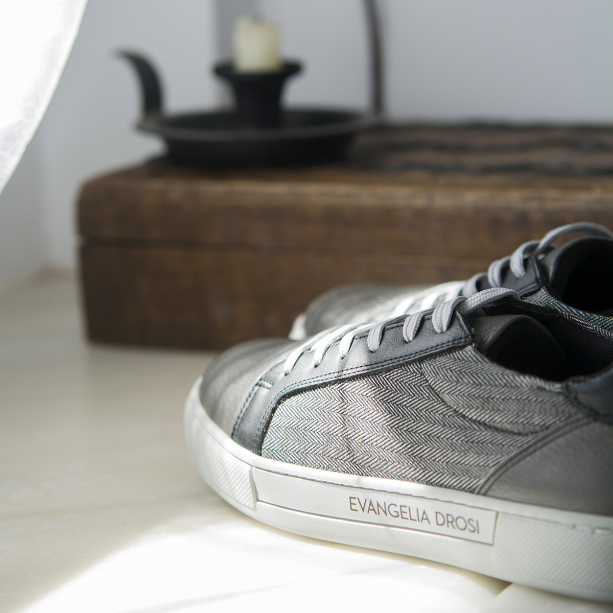 SNEAKERS GREY