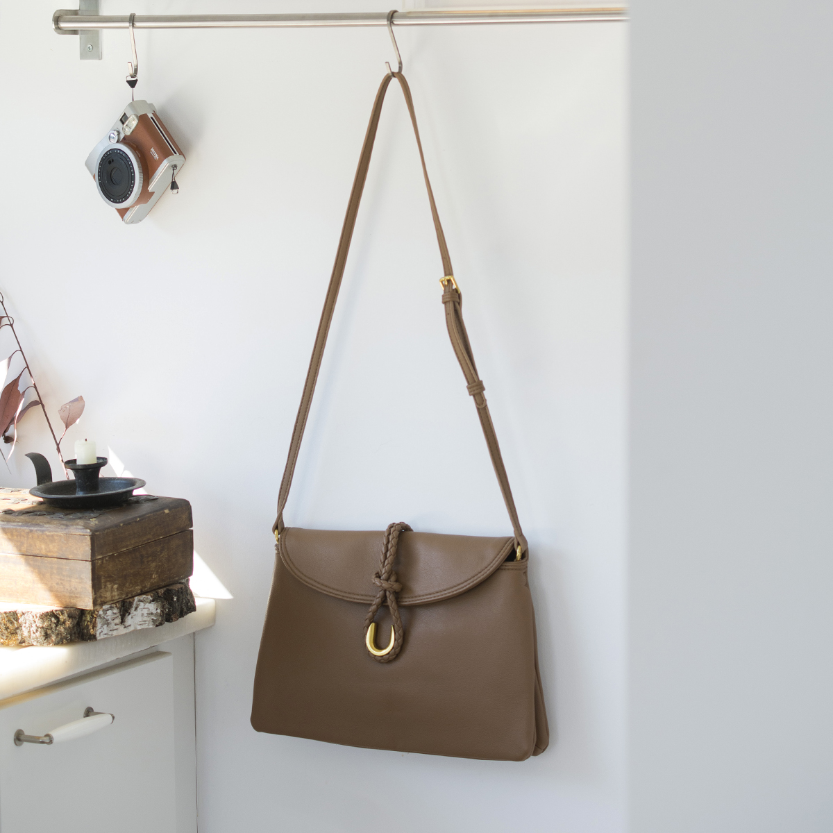 ΤΣΑΝΤΑ ΜΕ ΧΡΥΣΟ ΠΕΤΑΛΟ