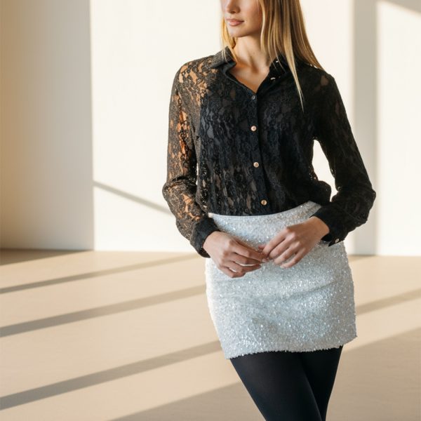 ΠΟΥΚΑΜΙΣΟ ΜΕ ΔΑΝΤΕΛΑ