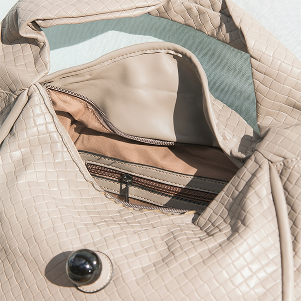 ΤΣΑΝΤΑ ΜΕ ΚΟΥΜΠΙ