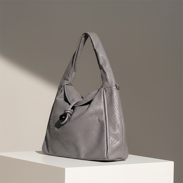 ΤΣΑΝΤΑ ΜΕ ΚΟΥΜΠΙ