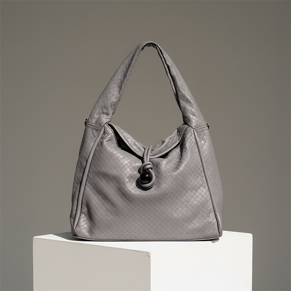 ΤΣΑΝΤΑ ΜΕ ΚΟΥΜΠΙ