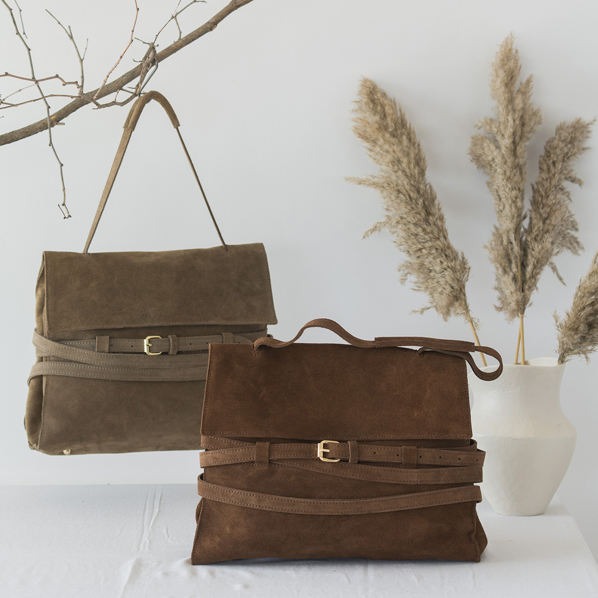 ΤΣΑΝΤΑ ΑΠΟ ΔΕΡΜΑ ΩΜΟΥ ΚΑΙ ΧΙΑΣΤΙ