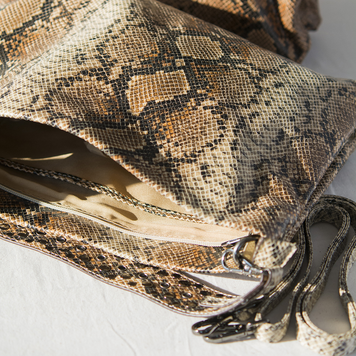 ΤΣΑΝΤΑ ΦΑΚΕΛΟΣ MEDIUM SNAKE