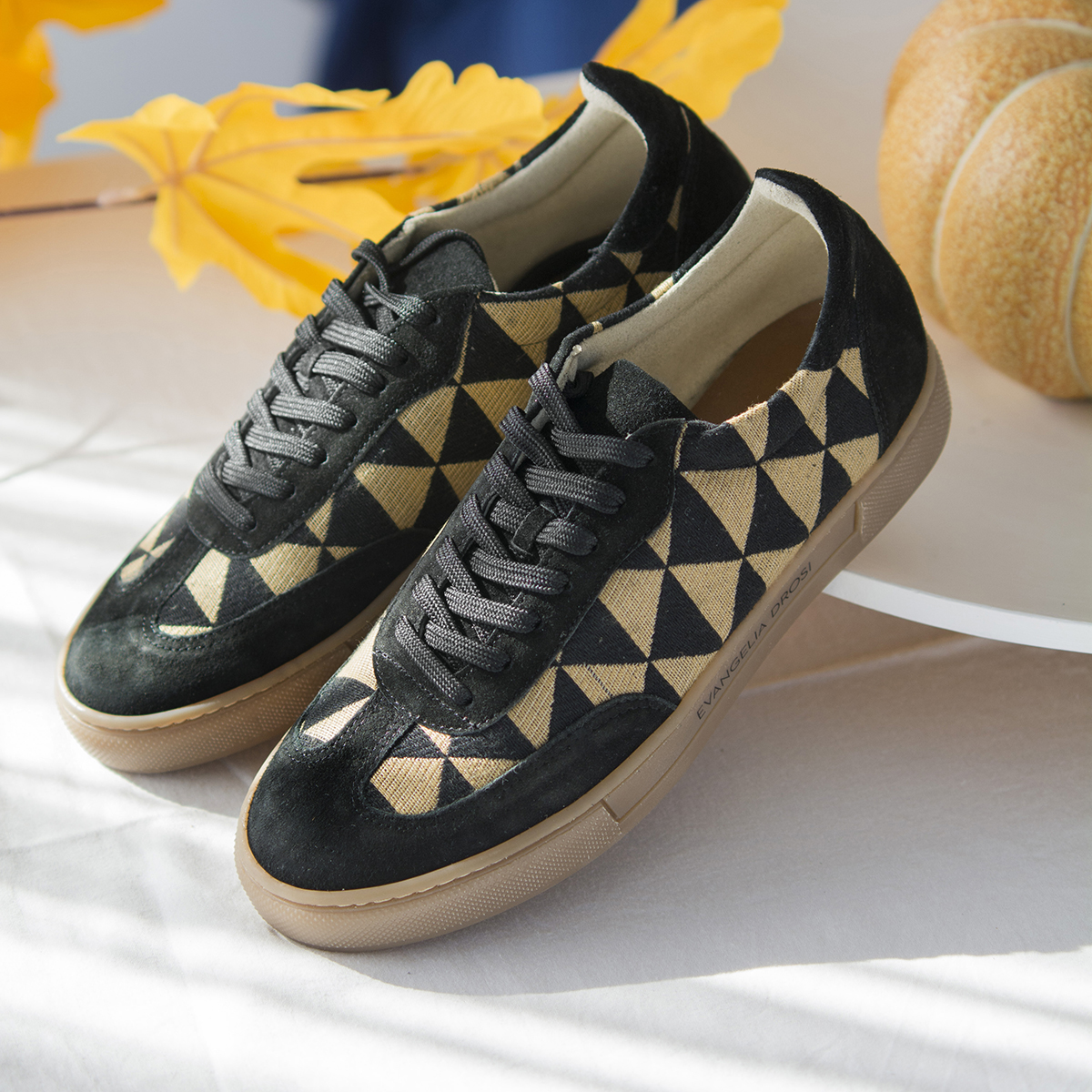 SNEAKERS ΜΑΥΡΑ TRIANGLE