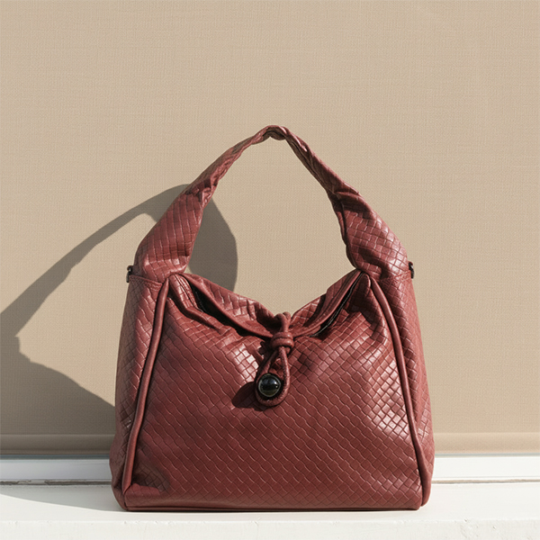 ΤΣΑΝΤΑ ΜΕ ΚΟΥΜΠΙ