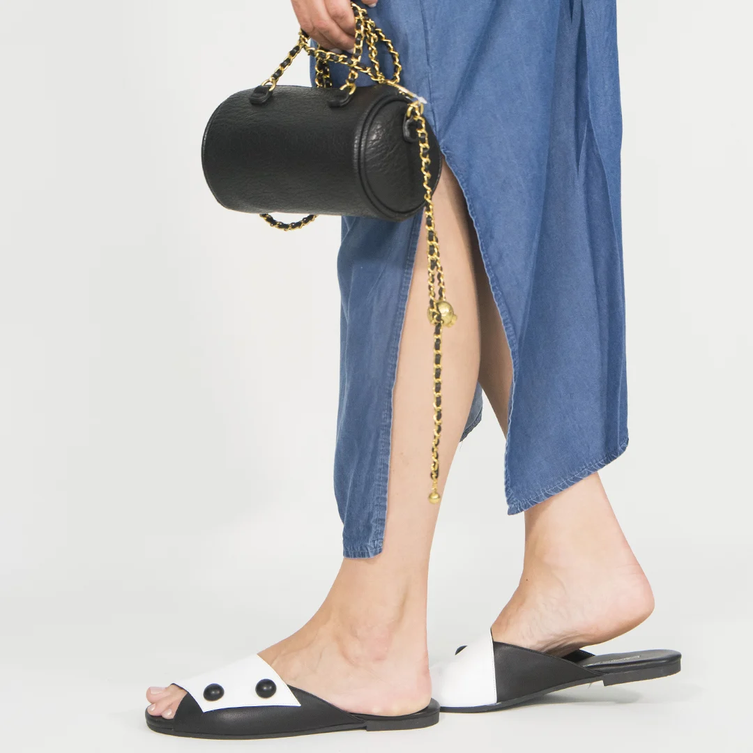 Γυναικεία Δερμάτινα Σανδάλια με Κουμπιά