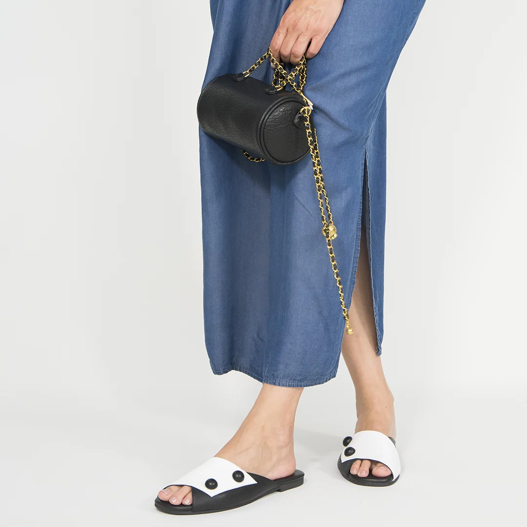 Γυναικεία Δερμάτινα Σανδάλια με Κουμπιά