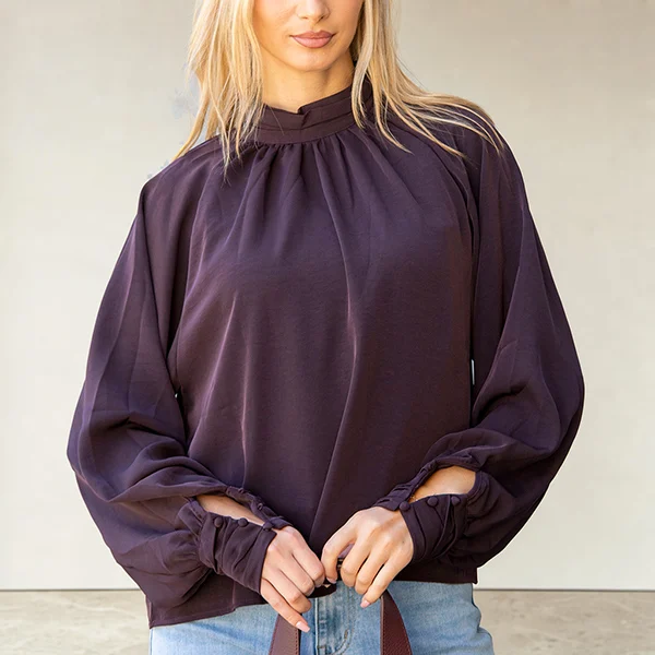 Μωβ Μπλούζα με Άνοιγμα στην Πλάτη